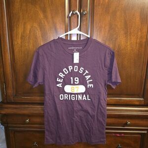 Aeropostale Men's Maroon Graphic Tee